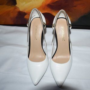 Isabella Color block Cutout Pump